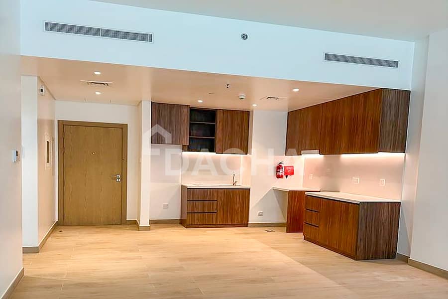 Vacant | Large 1 Bed | La Cote | Waterfront Living