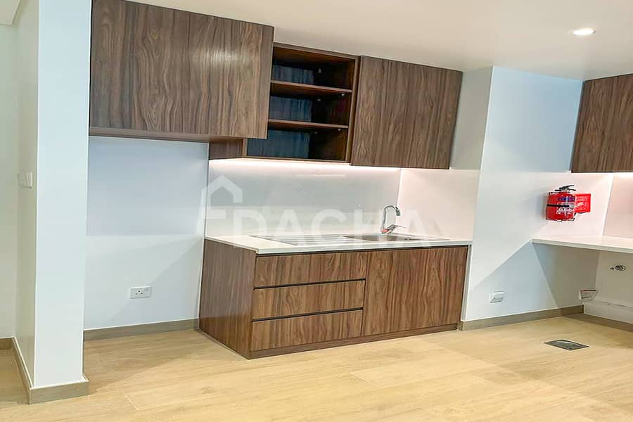 Vacant | Large 1 Bed | La Cote | Waterfront Living