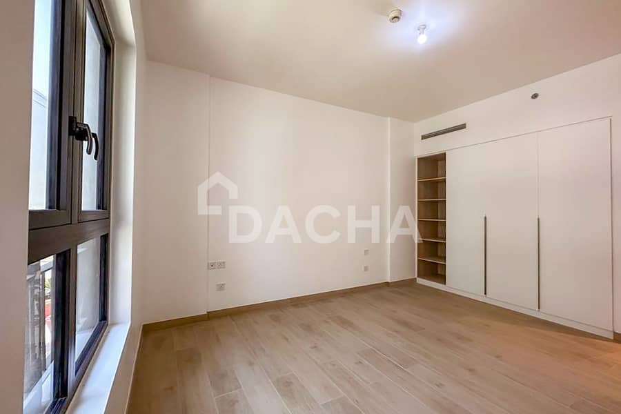 Vacant | Large 1 Bed | La Cote | Waterfront Living - Image 8