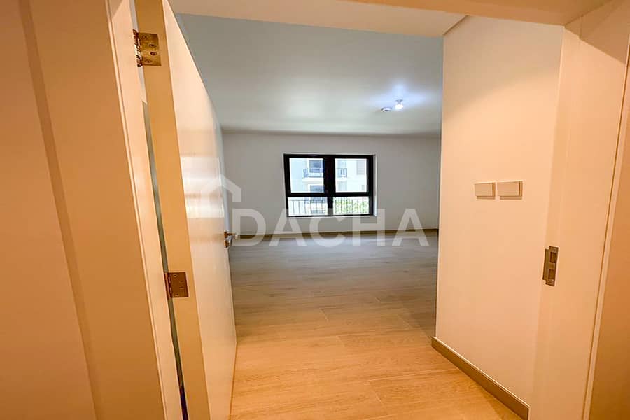 Vacant | Large 1 Bed | La Cote | Waterfront Living - Image 9