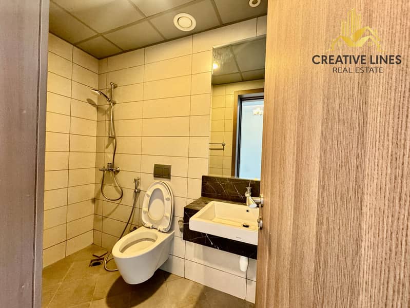 Ready To move spacious 1 bedroom apartment next To Park - Image 10