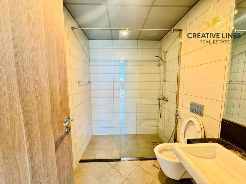 Ready To move spacious 1 bedroom apartment next To Park - Image 11