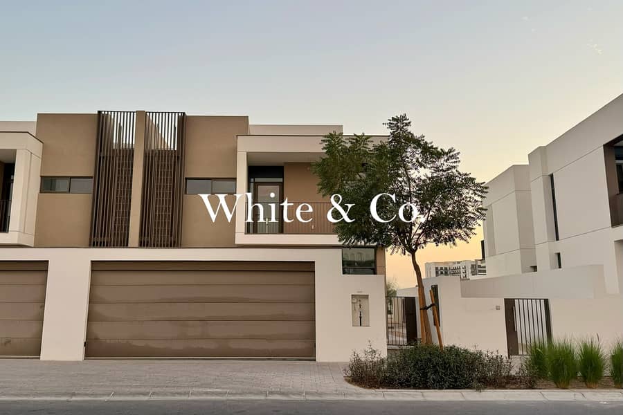 Internal | On Park & Pool | Single Row - Image 8