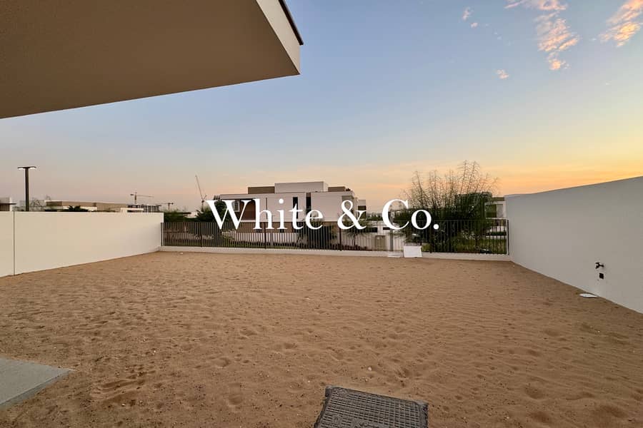 Internal | On Park & Pool | Single Row - Image 15