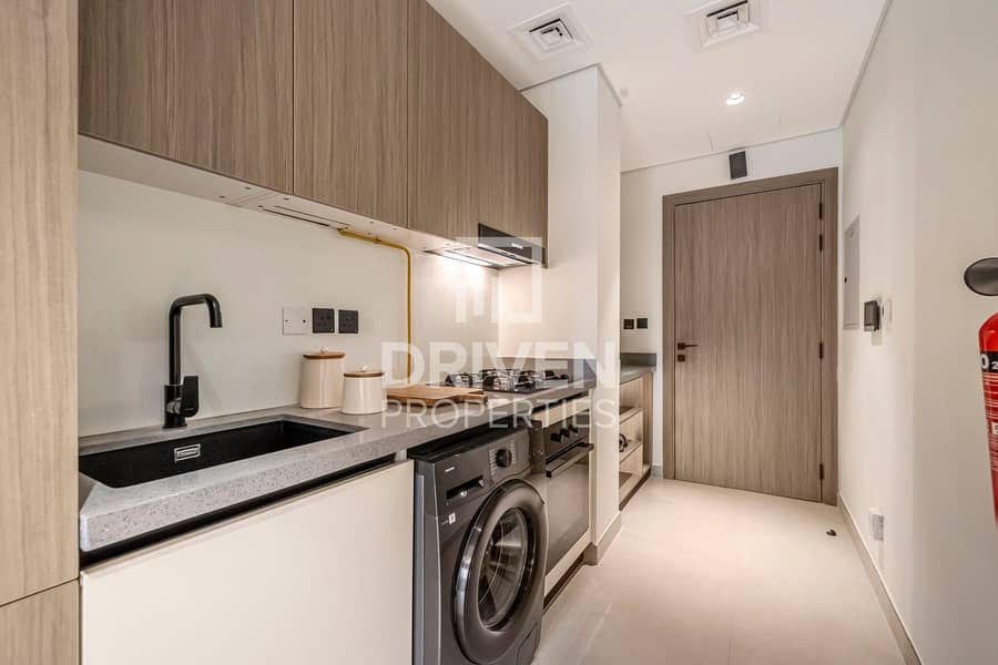 Prime Location | Fully Furnished | Brand New - Image 6