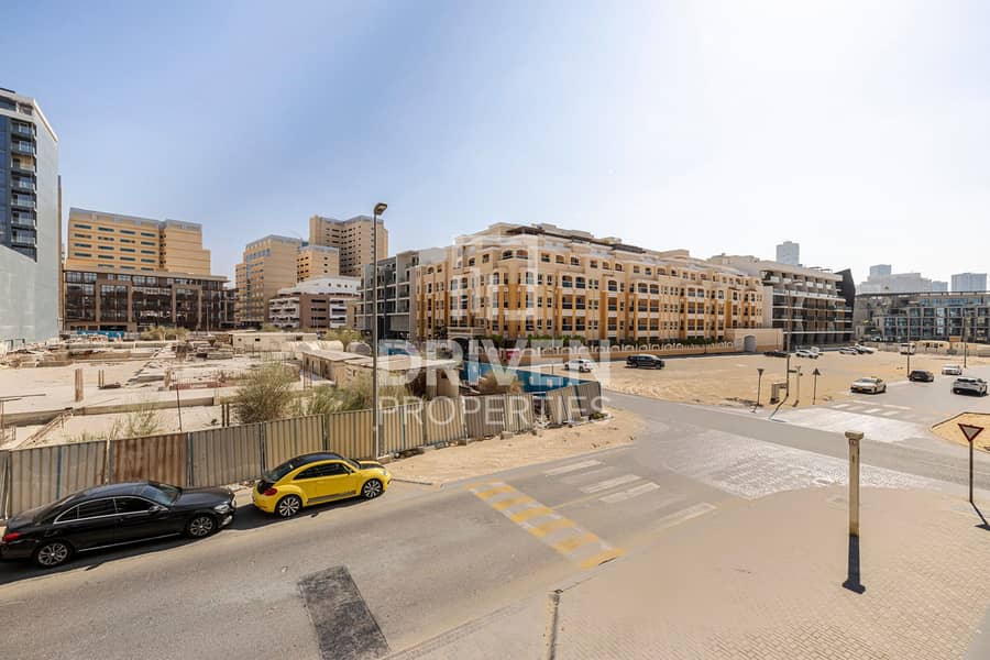 Prime Location | Fully Furnished | Brand New - Image 10