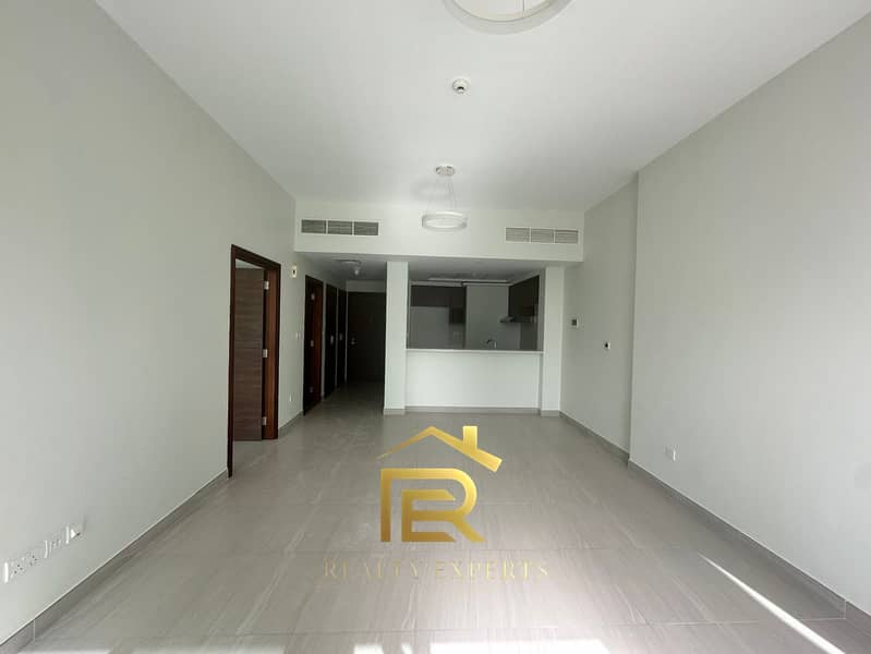 burj view amzing layout /next to metro /unfurnished /1bhk