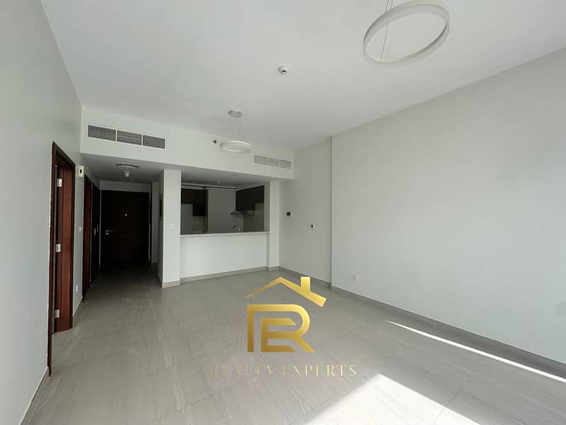 burj view amzing layout /next to metro /unfurnished /1bhk