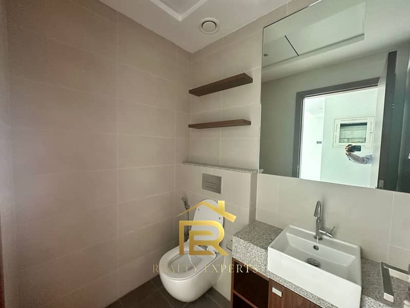 burj view amzing layout /next to metro /unfurnished /1bhk - Image 8