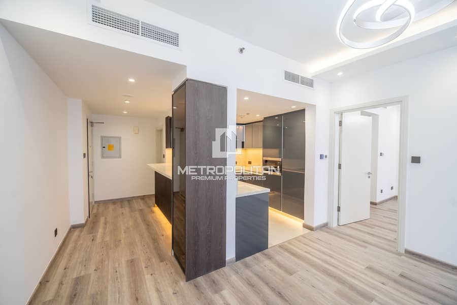 Fully Upgraded | Vacant | Marina and Sea View