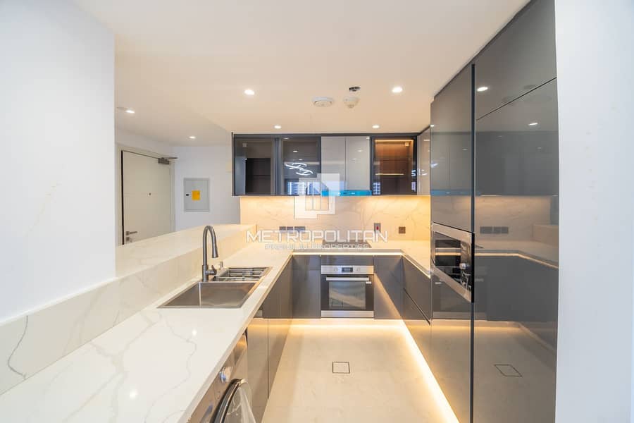 Fully Upgraded | Vacant | Marina and Sea View - Image 10