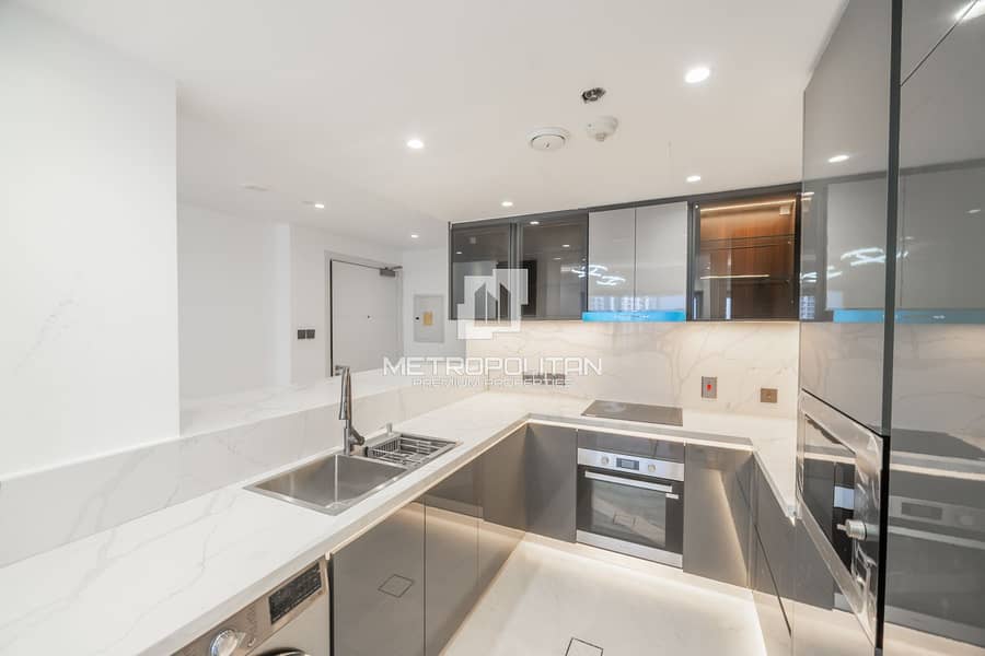 Fully Upgraded | Vacant | Marina and Sea View - Image 11