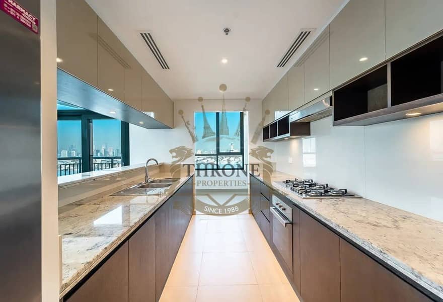 HIGH FLOOR | SKLYLINE AND CREEK VIEW | VACANT - Image 7