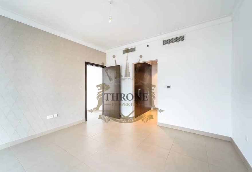 HIGH FLOOR | SKLYLINE AND CREEK VIEW | VACANT - Image 11