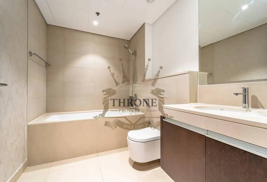 HIGH FLOOR | SKLYLINE AND CREEK VIEW | VACANT - Image 16