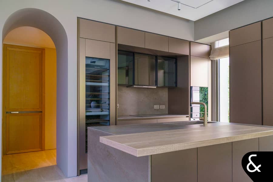 Exclusive | Show Home | Upgraded | Park View - Image 12