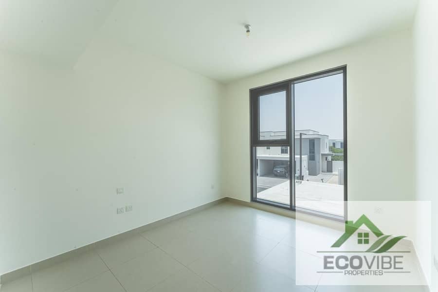 Spacious 4BHK Villa for Rent | Unfurnished | Family-Friendly Community - Image 8