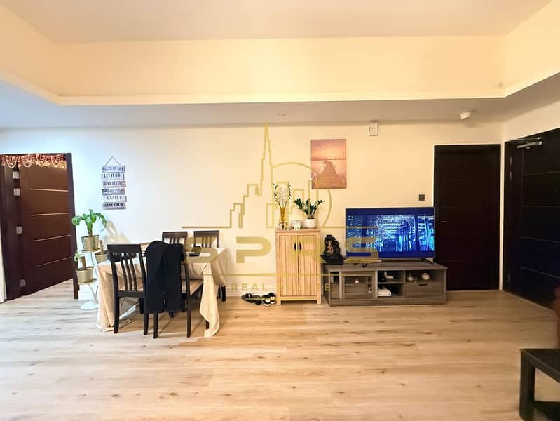 2 Parkings | Spacious | Bright Layout