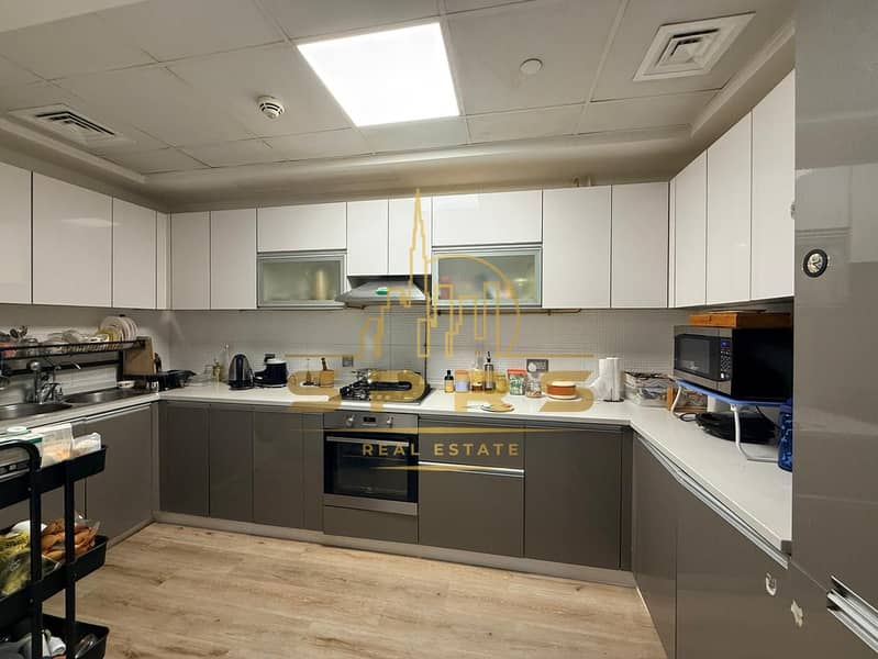 2 Parkings | Spacious | Bright Layout - Image 6