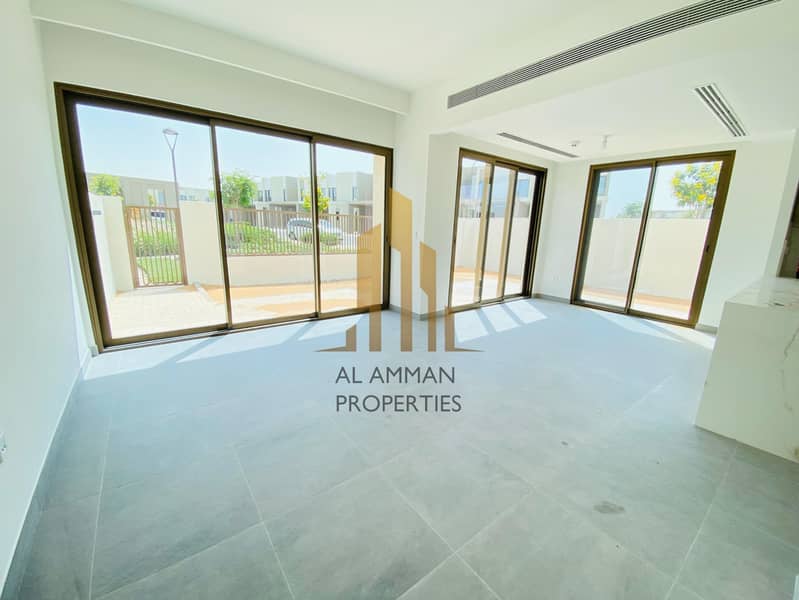 Corner 4 Bedroom Plus Maid Large Size Unit