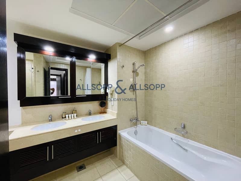 Full Burj Khalifa Fireworks View -2 BR in Downtown - Image 25