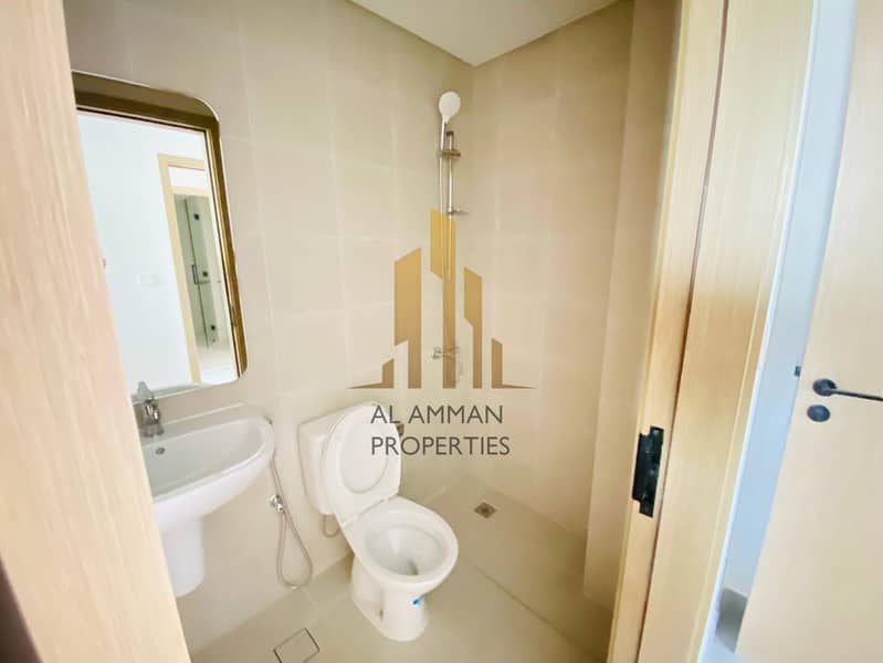 Corner 4 Bedroom Plus Maid Large Size Unit - Image 9