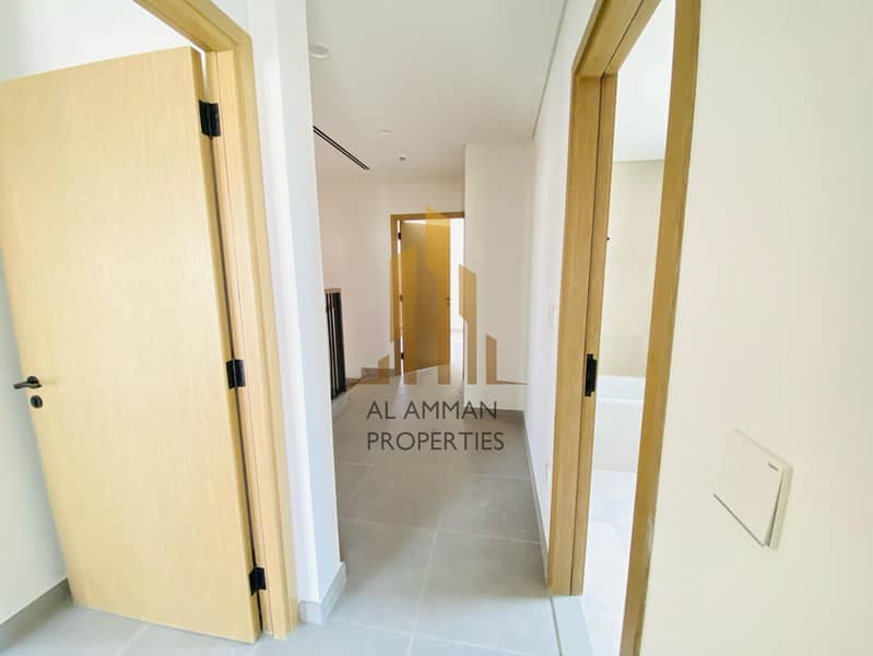 Corner 4 Bedroom Plus Maid Large Size Unit - Image 17