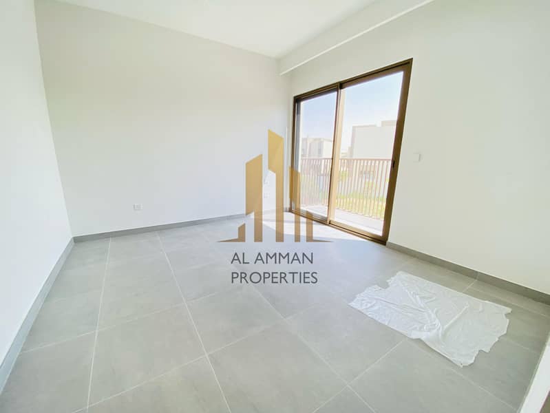 Corner 4 Bedroom Plus Maid Large Size Unit - Image 19