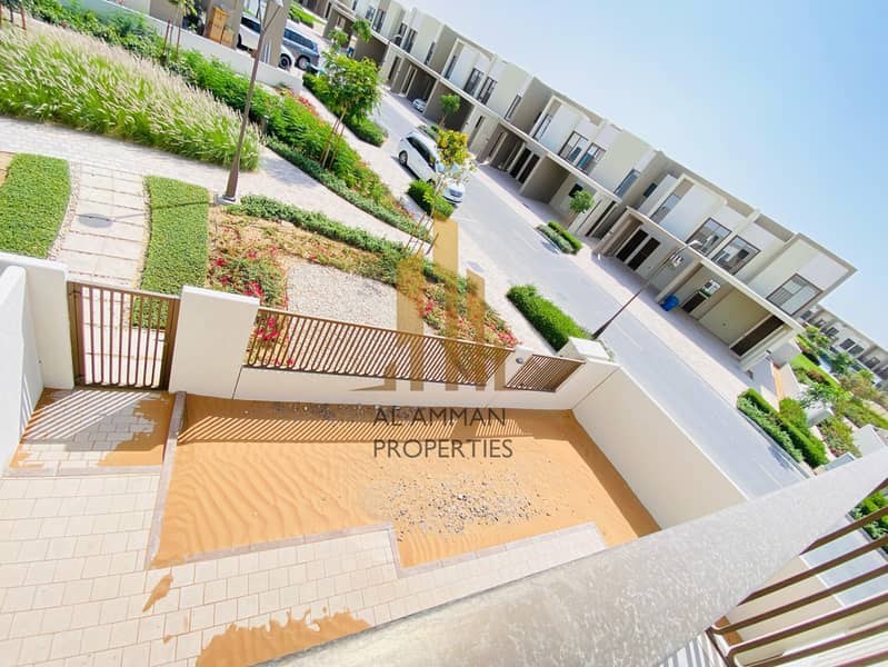 Corner 4 Bedroom Plus Maid Large Size Unit - Image 20