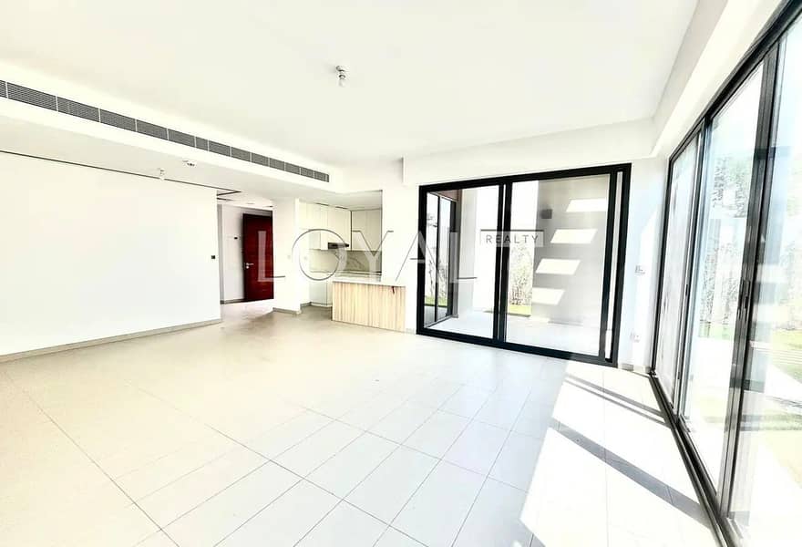 True Corner | Spacious | Near to Pool, Park, Lake