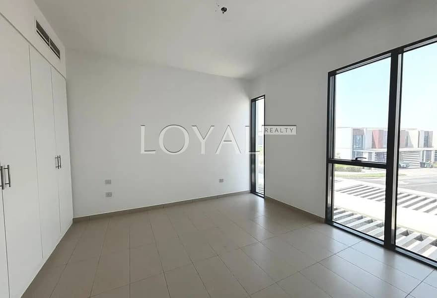 True Corner | Spacious | Near to Pool, Park, Lake - Image 8