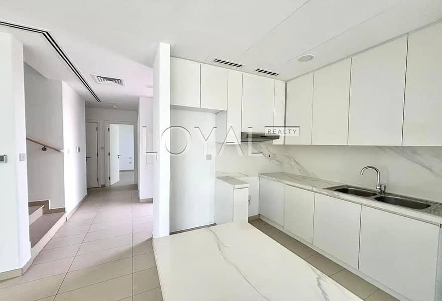 True Corner | Spacious | Near to Pool, Park, Lake - Image 10