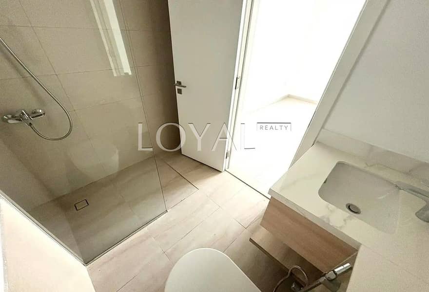 True Corner | Spacious | Near to Pool, Park, Lake - Image 13