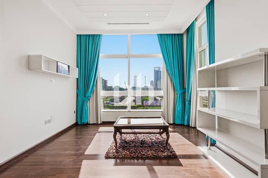 Luxury | Corner Villa| Prime Location| Al Barsha 3 - Image 8