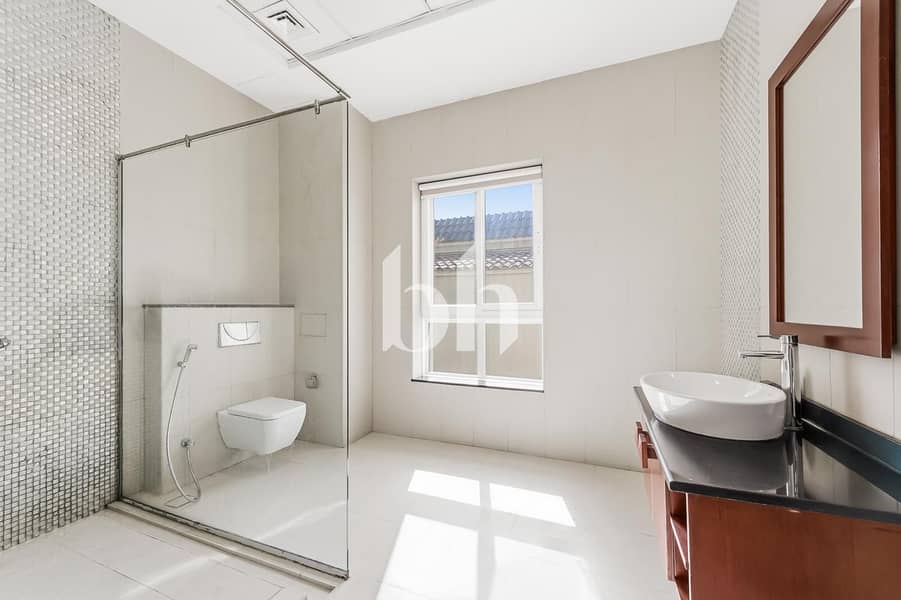 Luxury | Corner Villa| Prime Location| Al Barsha 3 - Image 29