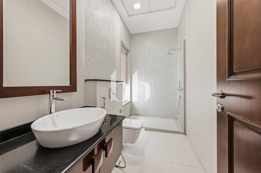 Luxury | Corner Villa| Prime Location| Al Barsha 3 - Image 31
