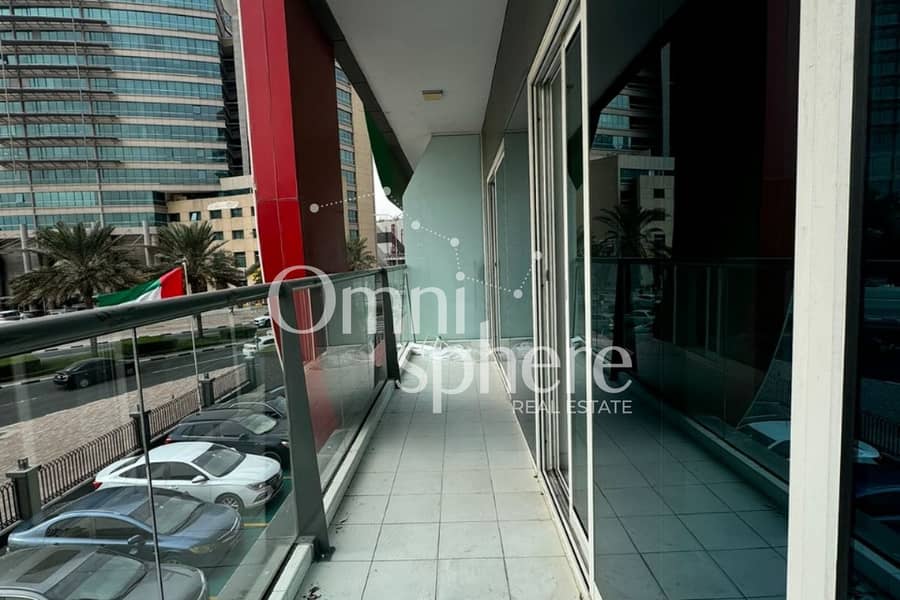 SPACIOUS-1 BEDROOM-CLOSED KITCHEN-PRIME LOCATION - Image 7