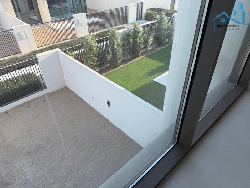 Luxury 3 Bedroom + Maid | Prime Single Row | Park Facing - Image 18