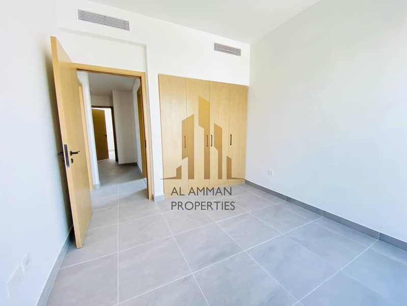 Corner 4 Bedroom Plus Maid Large Size Unit - Image 22