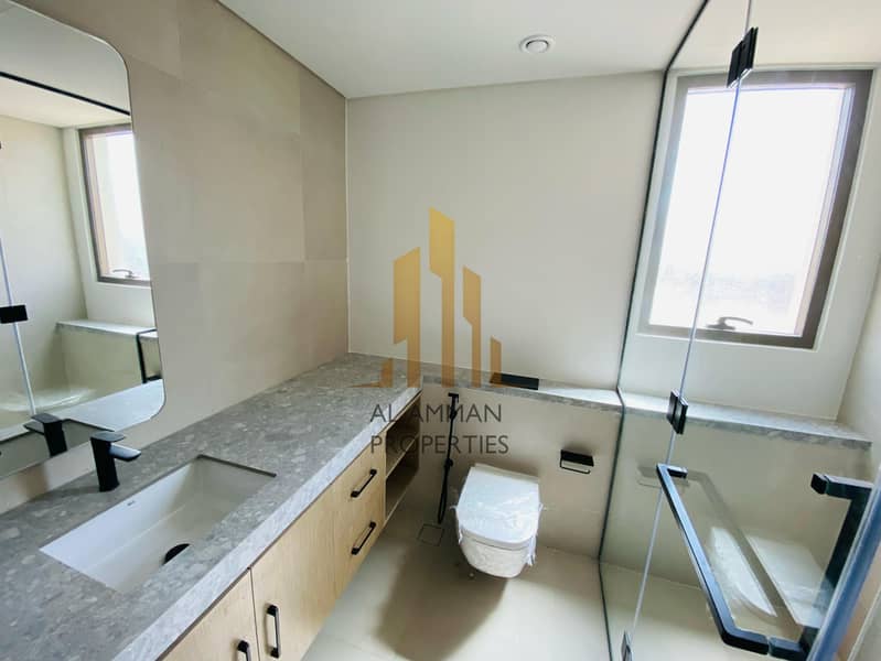 Corner 4 Bedroom Plus Maid Large Size Unit - Image 26