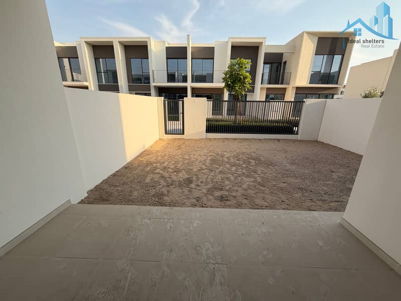 Luxury 3 Bedroom + Maid | Prime Single Row | Park Facing - Image 32