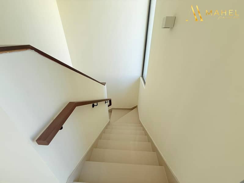 Single Row | Huge Outdoor Yard | Corner Unit - Image 6