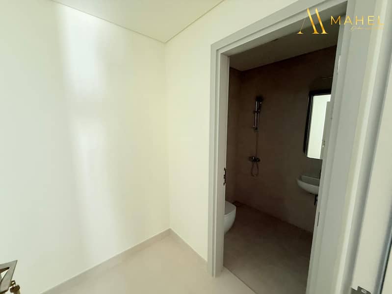 Single Row | Huge Outdoor Yard | Corner Unit - Image 14