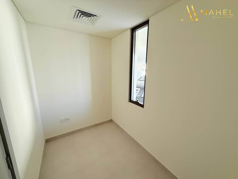 Single Row | Huge Outdoor Yard | Corner Unit - Image 15