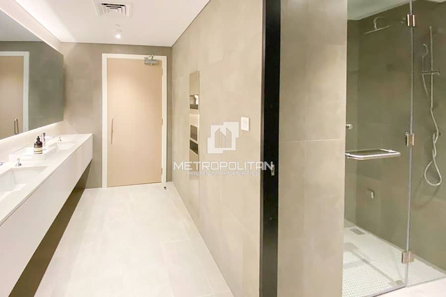 Ready now | Premium Ellington Unit | Pool View