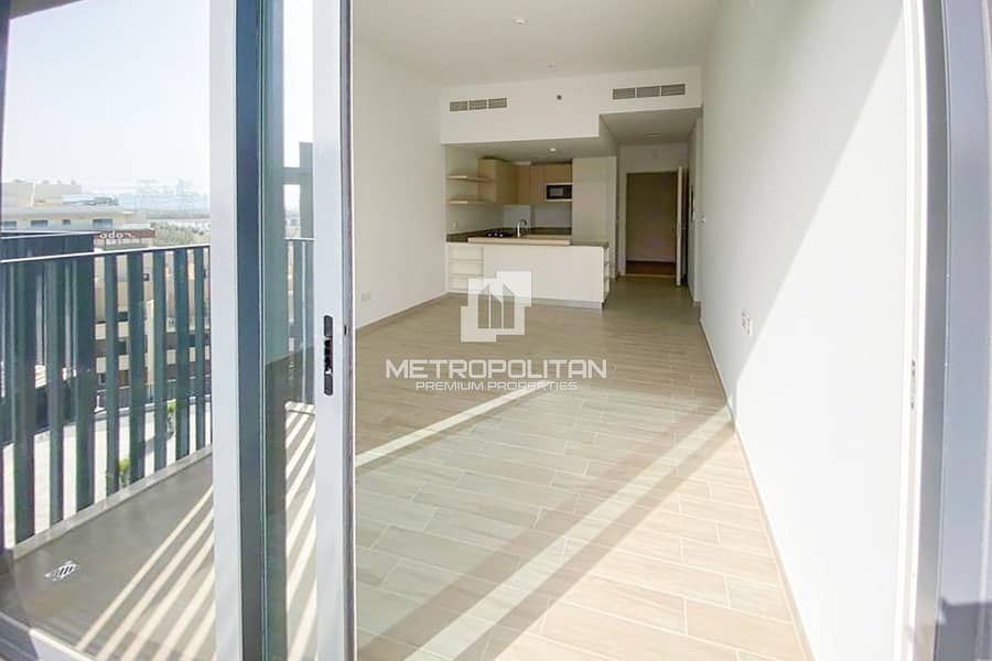 Ready now | Premium Ellington Unit | Pool View - Image 6