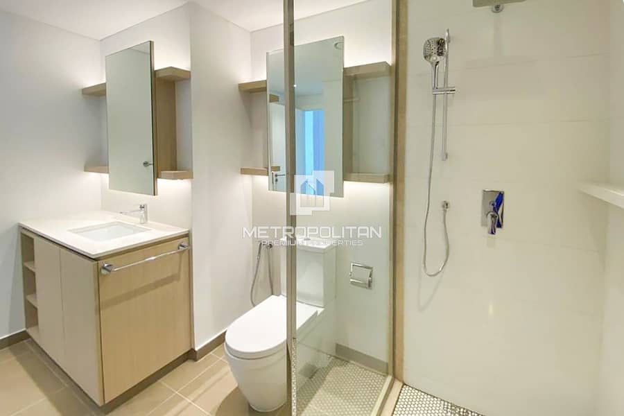 Ready now | Premium Ellington Unit | Pool View - Image 8