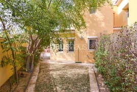 Close to pool | Extended | Vacant