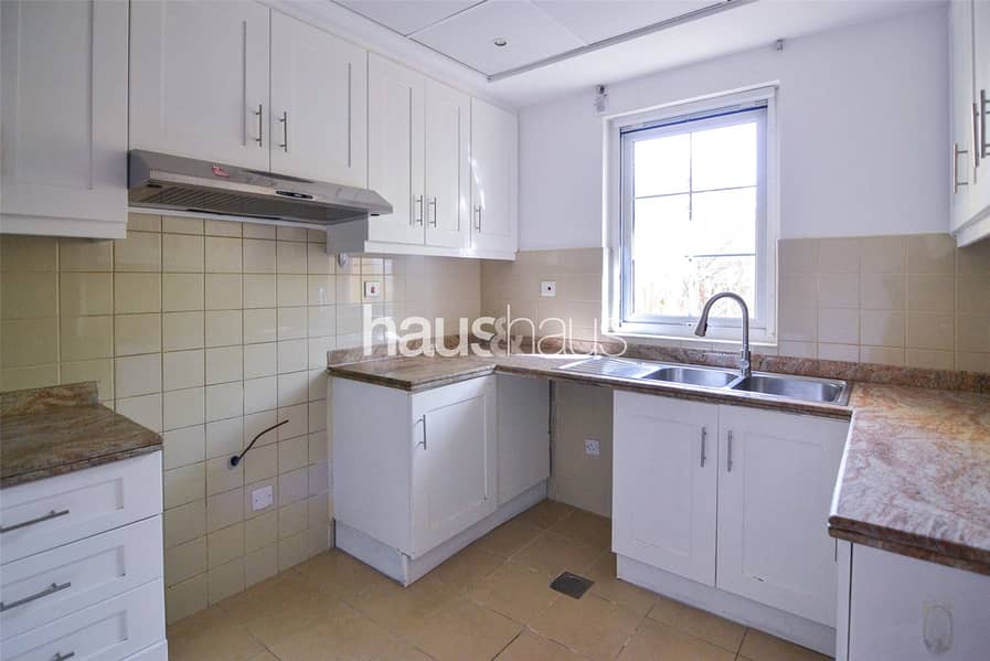 Close to pool | Extended | Vacant - Image 7