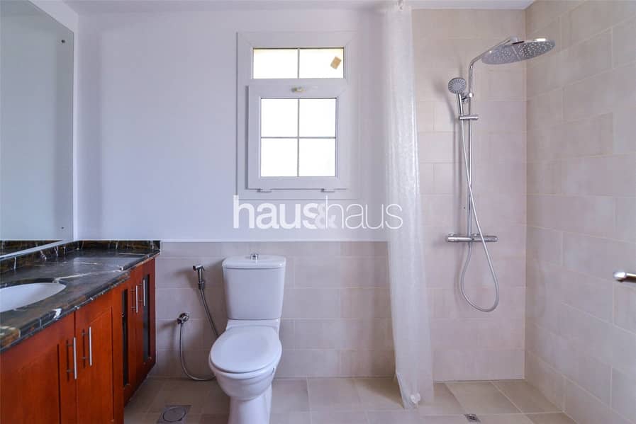 Close to pool | Extended | Vacant - Image 8